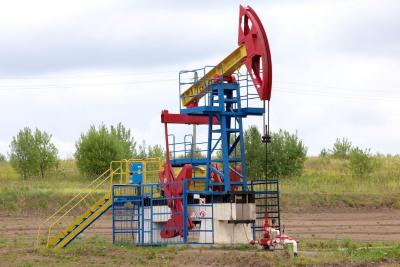 &laquo;Зрелое решение&raquo;: Путин вновь призвал нефтяников направлять допдоходы от возросших цен на погашение долгов