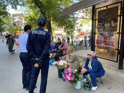 Борьба с нелегальными уличными торговцами не дает результата