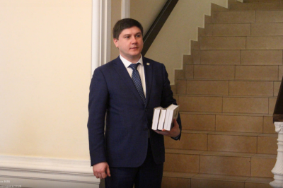 Экс-управделами минздрава РТ&nbsp;осудили за&nbsp;упавшую на&nbsp;женщину льдину