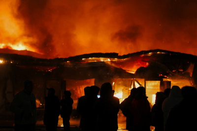 В Елабуге три часа тушили склад отделочных материалов