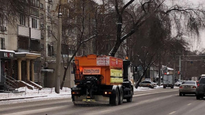 Чиновники обратились к алматинцам из-за снегопада и посоветовали одеваться теплее