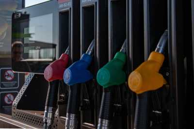 Правительство России продлило запрет на&nbsp;экспорт бензина и&nbsp;дизеля с&nbsp;исключением для НПЗ