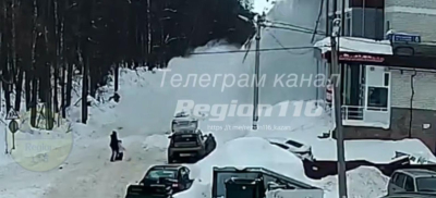 На директора УК поселка под Казанью завели дело из-за лавины с крыши дома