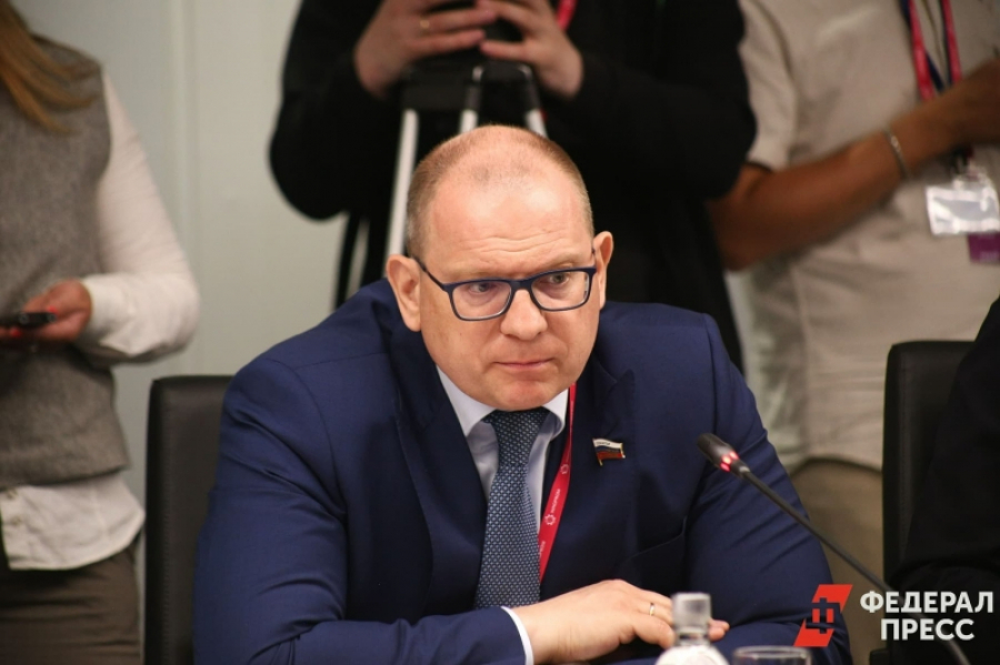 &laquo;Ставка на боевой опыт&raquo;: посол Долгов оценил назначения в российской армии
