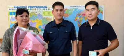 Замена удостоверений онлайн: первые обратившиеся получили документы в области Абай