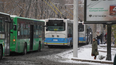 В автобусы Астаны заходить и выходить теперь можно через все двери