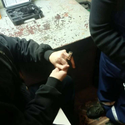 Подростку из Татарстана помогли снять застрявший на пальце спиннер