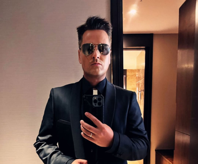 Продюсер Пудовкин заявил, что сейчас у чуть не ослепшего Витаса все хорошо