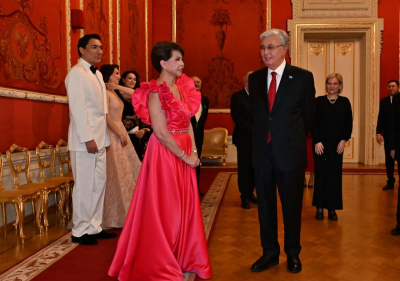 Роза Рымбаева, Алишер Каримов выступили в Большом театре Москвы