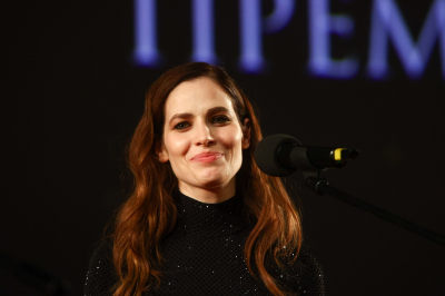 Актриса Юлия Снигирь обвинила коммунальщиков в порче ее автомобиля