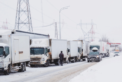В Татарстане из-за снегопада закрыли три трассы для автобусов и грузовиков