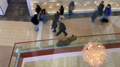 Стенка на стенку - у ТЦ произошла массовая драка, участвовали около 100 человек 10/03/2026 &ndash; Новости