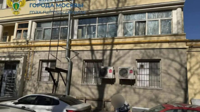 Осталась без присмотра: двухлетняя малышка выпала из окна пятого этажа 19/03/2026 &ndash; Новости