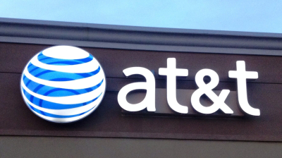 Обещание AT&amp;T выплатить инвесторам $40 млрд подняло акции до максимума за 3,5 года