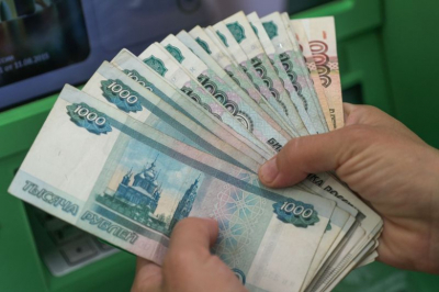 Стало известно, могут ли россиян не пустить в другие страны из-за рублей