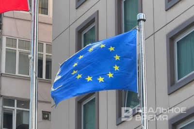 СМИ: чиновники Европы попросили Зеленского &laquo;повоевать&raquo; еще полтора-два года