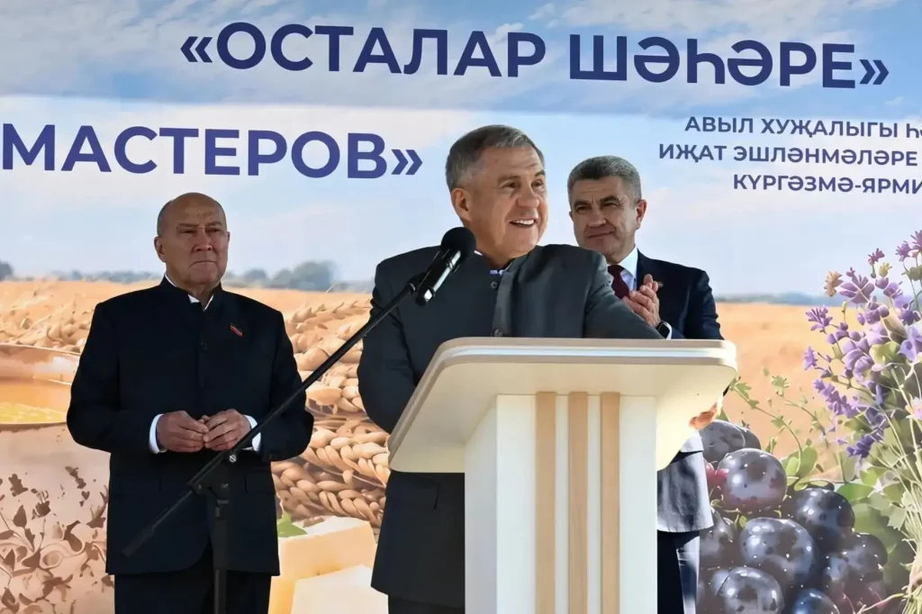 Рустам Минниханов посетил ярмарку‑выставку «Город мастеров» в Агропарке