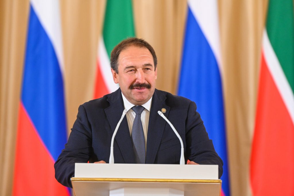 Алексей Песошин поздравил татарстанцев с Днем машиностроителя