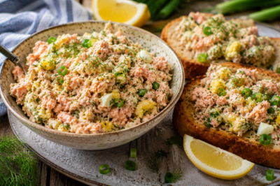 Беру баночку хорошей горбуши и яйца: вкусный риет на хлеб, гренки и просто так — полезный и вкусный