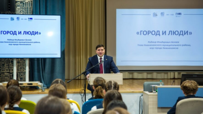 Мэр Нижнекамска провел урок в лицее, где произошло вооруженное ЧП с ребенком 08/03/2026 – Новости