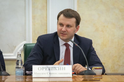 Орешкин сравнил стратегию РФ с атакующей игрой в футбол