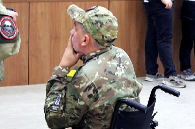 Восемь автомобилей с ручным управлением получили ветераны СВО в Тульской области