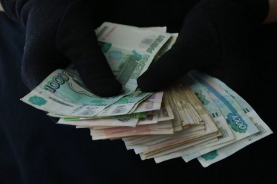 В Челнах первокурсник после «звонка из ФСБ» передал курьеру 1,3 миллиона рублей