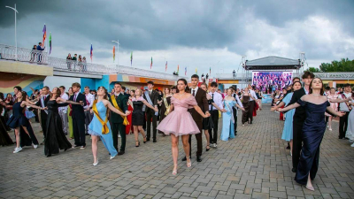 Для более 4 тыс. учащихся в Нижнекамске прошел выпускной