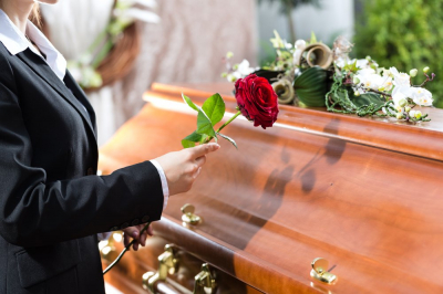 В РПЦ объяснили значение молитв в первые 40 дней после смерти