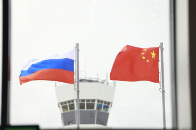 Для россиян в Китае продлили безвизовый режим до конца 2027 года